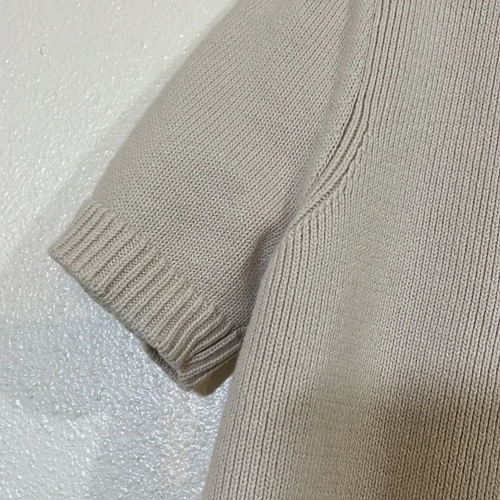 Adrienne Vittadini cream colored sweater vest. Size Medium - Picture 4 of 7
